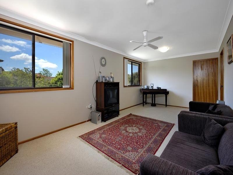 5 Omar Close, Illawong NSW 2234