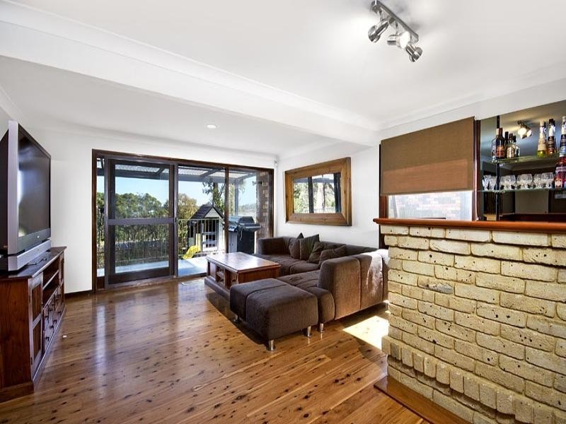 65 Barnes Crescent, Menai NSW 2234