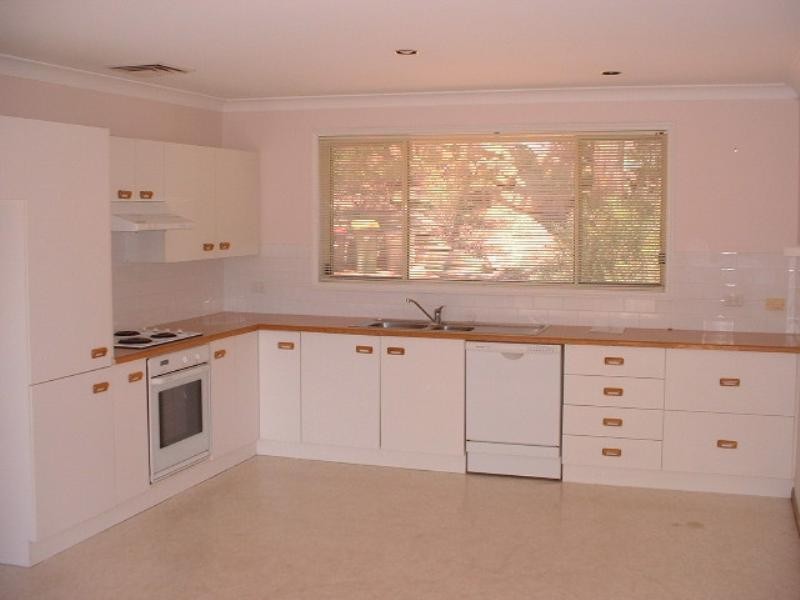 1/24 BURLEY Street, Illawong NSW 2234