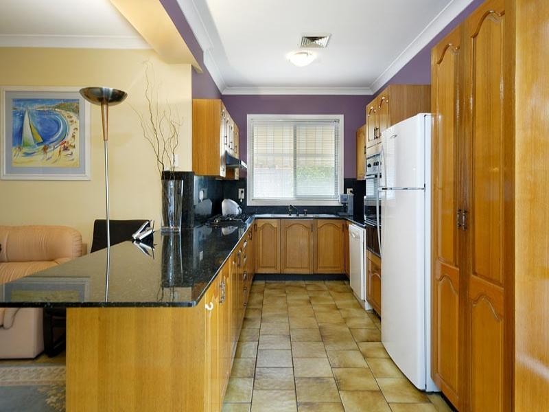 4 Moreton Road, Illawong NSW 2234