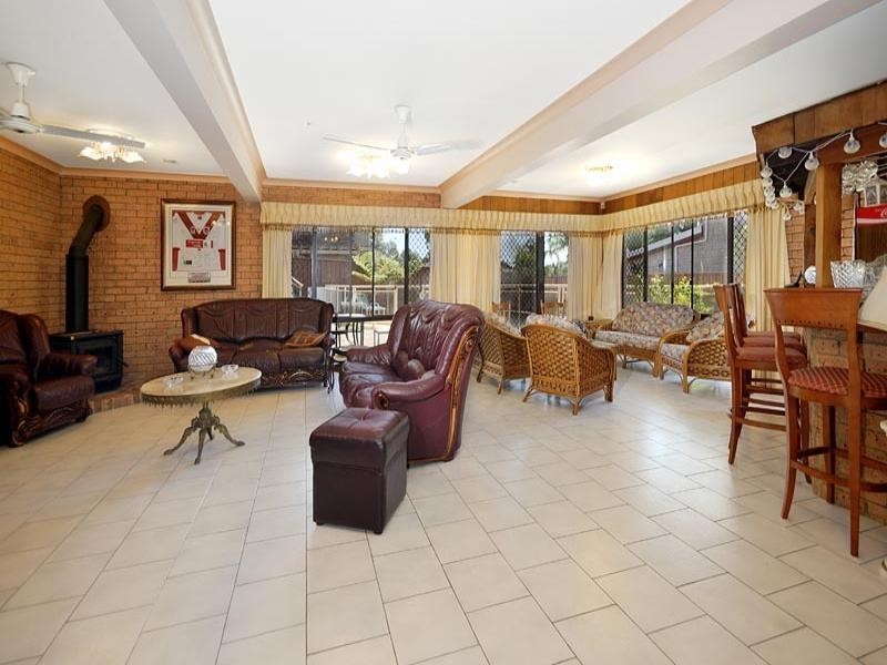 3 Stanley Place, Illawong NSW 2234