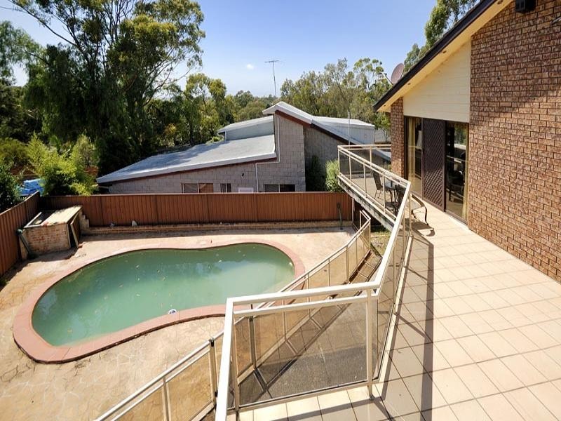 3 Stanley Place, Illawong NSW 2234