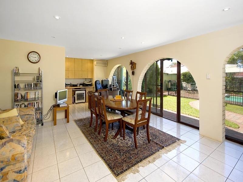 5 Kilby Place, Illawong NSW 2234