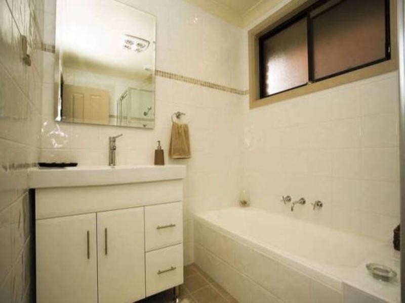 74 Blaxland Drive, Illawong NSW 2234