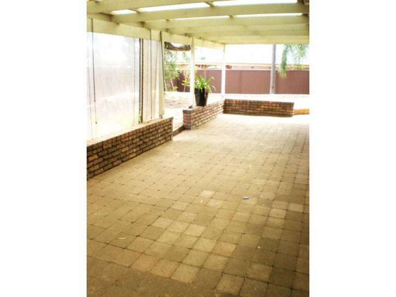 74 Blaxland Drive, Illawong NSW 2234