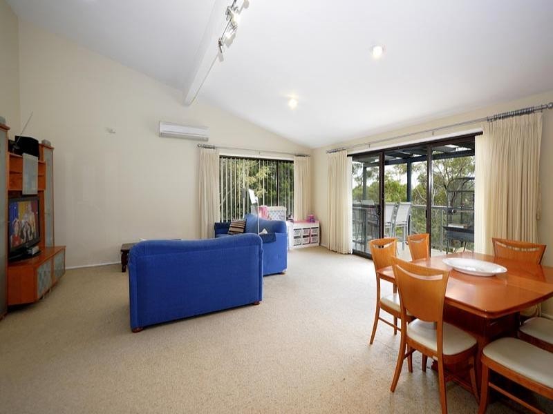 5 Walsh Close, Illawong NSW 2234