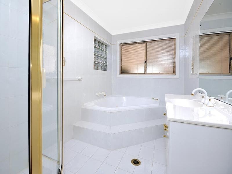 8 Beaumaris Drive, Menai NSW 2234