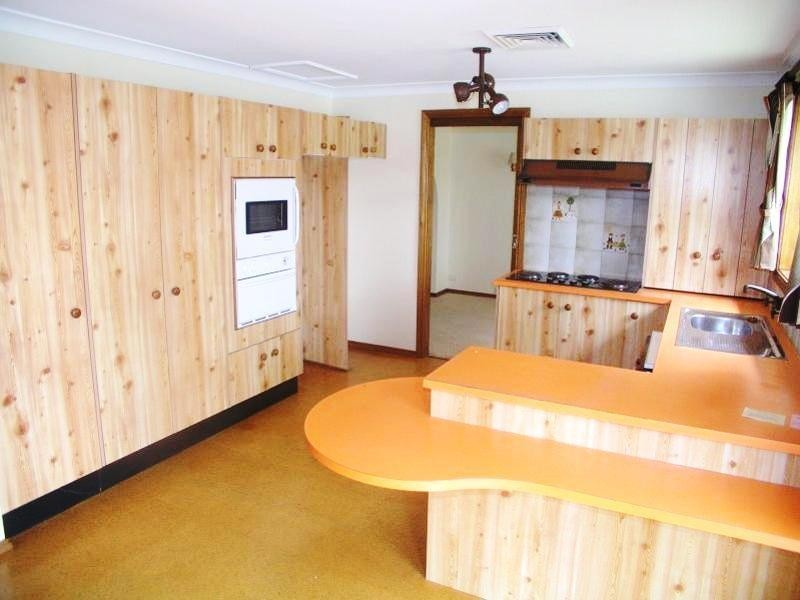 16 Hall Drive, Menai NSW 2234