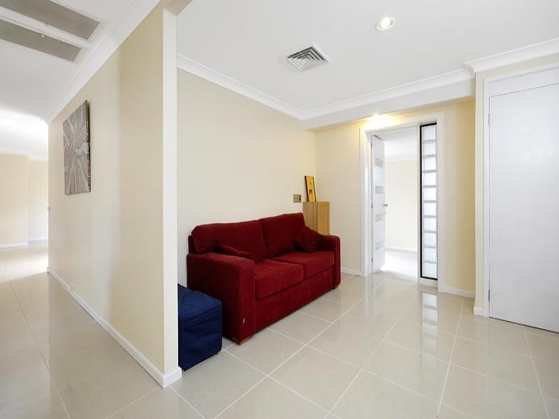 21 Jervis Drive, Illawong NSW 2234