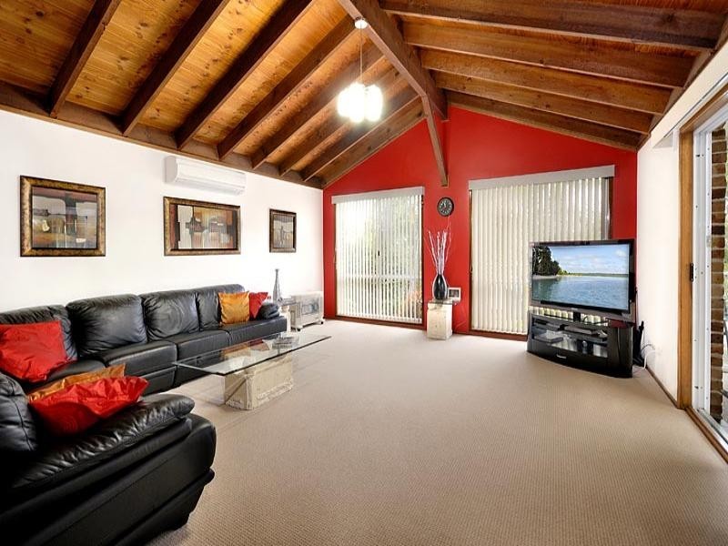 24 Jervis Drive, Illawong NSW 2234