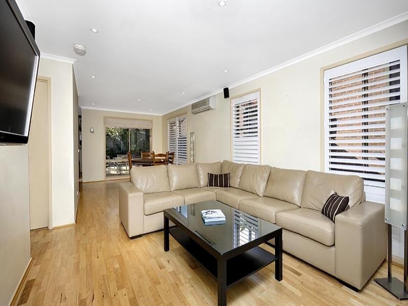 8/4 Owen Jones Row, Menai NSW 2234
