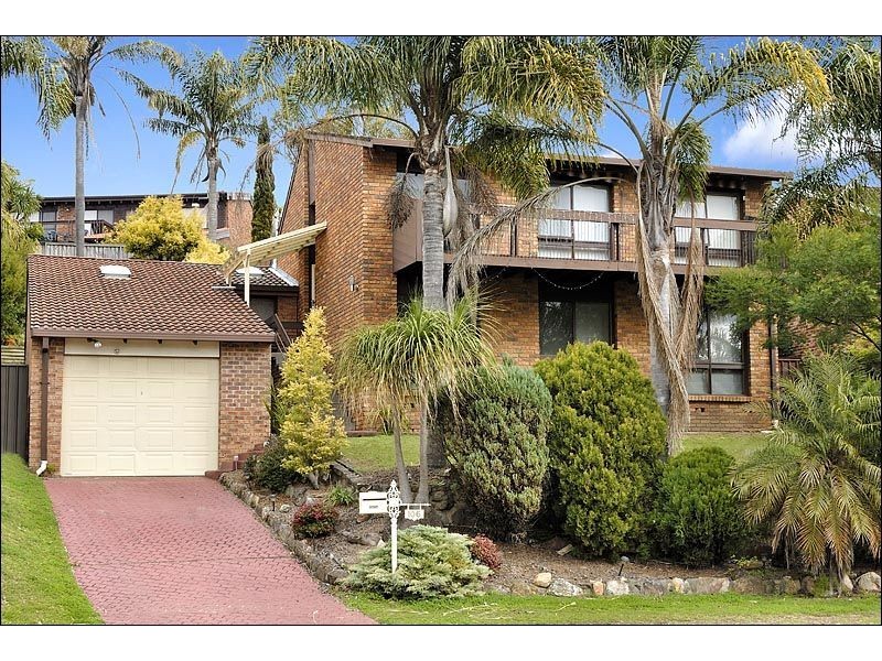 106 Blaxland Drive, Illawong NSW 2234