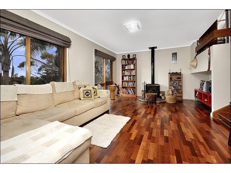 106 Blaxland Drive, Illawong NSW 2234