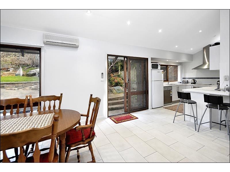 106 Blaxland Drive, Illawong NSW 2234