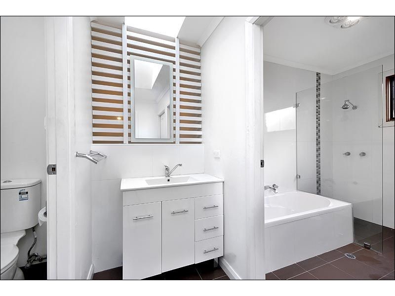 106 Blaxland Drive, Illawong NSW 2234