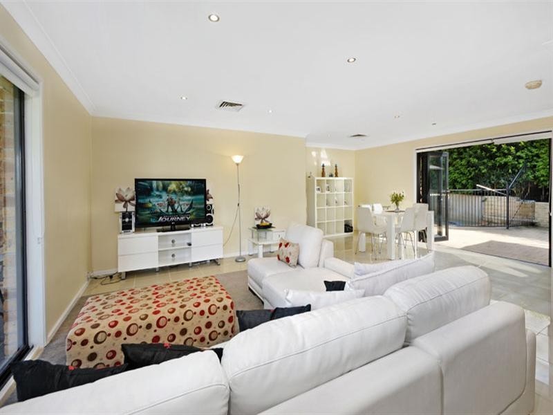 21 Jervis Drive, Illawong NSW 2234