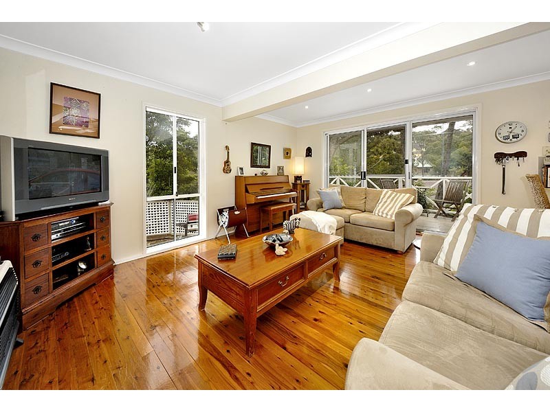 6 Ontario Close, Illawong NSW 2234