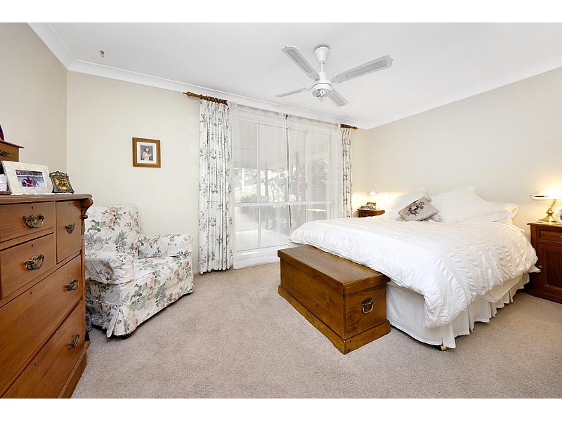 6 Ontario Close, Illawong NSW 2234