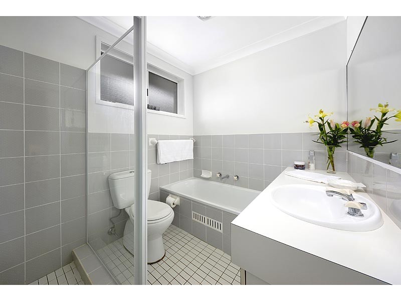 6 Ontario Close, Illawong NSW 2234