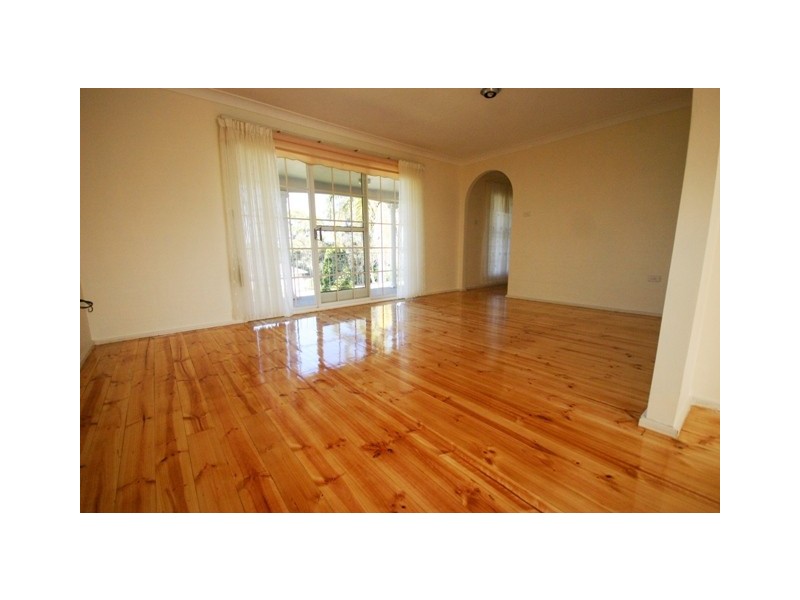 17 Jervis Drive, Illawong NSW 2234