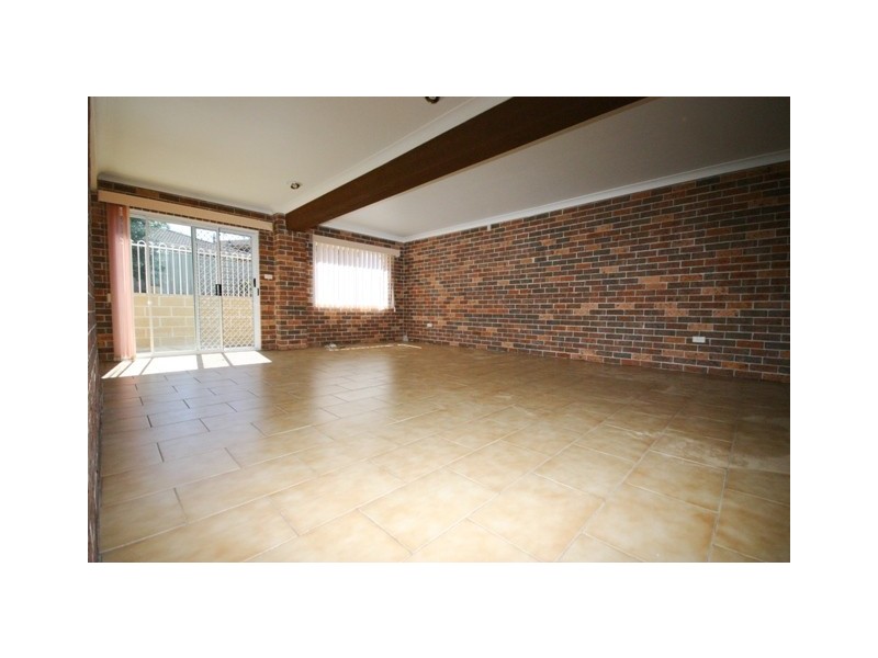 17 Jervis Drive, Illawong NSW 2234