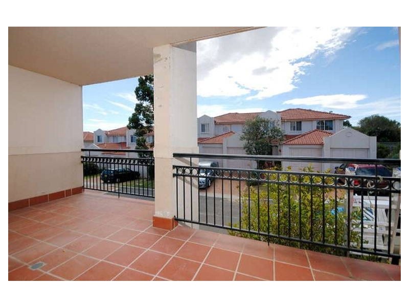 4/27 Bluegum Way, Menai NSW 2234