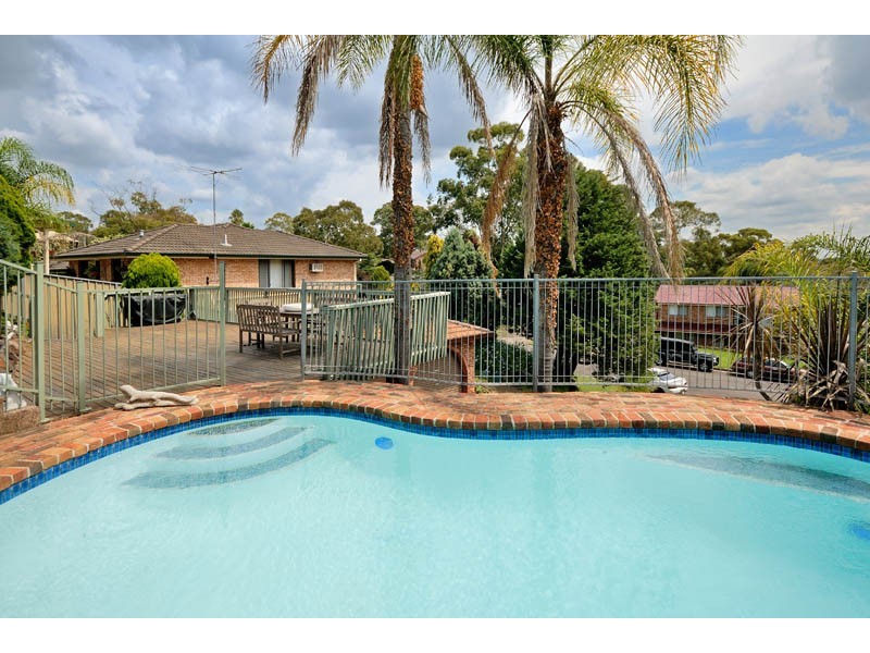 6 McCabe Place, Menai NSW 2234