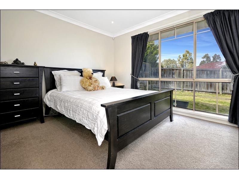 19 Batchelor Close, Menai NSW 2234