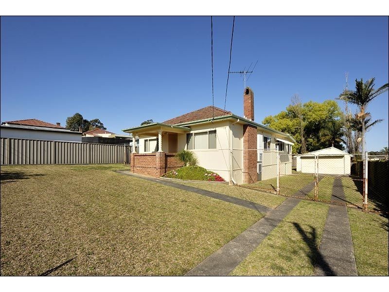 16 Farnham Avenue, Roselands NSW 2196