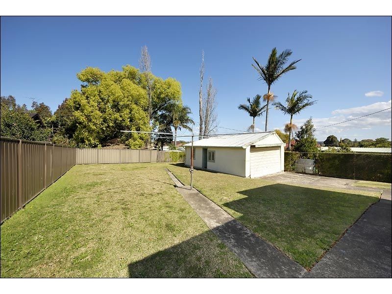 16 Farnham Avenue, Roselands NSW 2196