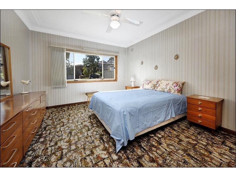 16 Farnham Avenue, Roselands NSW 2196