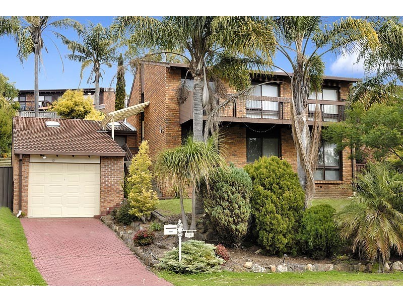 106 Blaxland Drive, Illawong NSW 2234