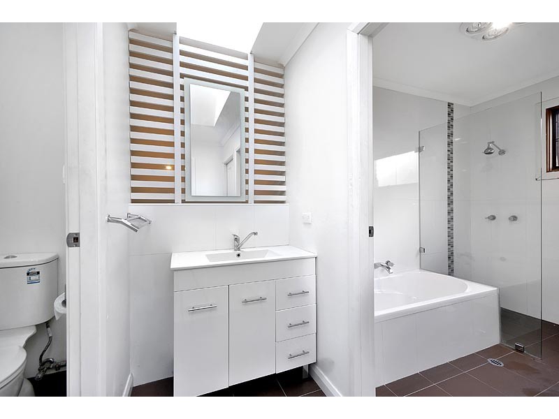 106 Blaxland Drive, Illawong NSW 2234