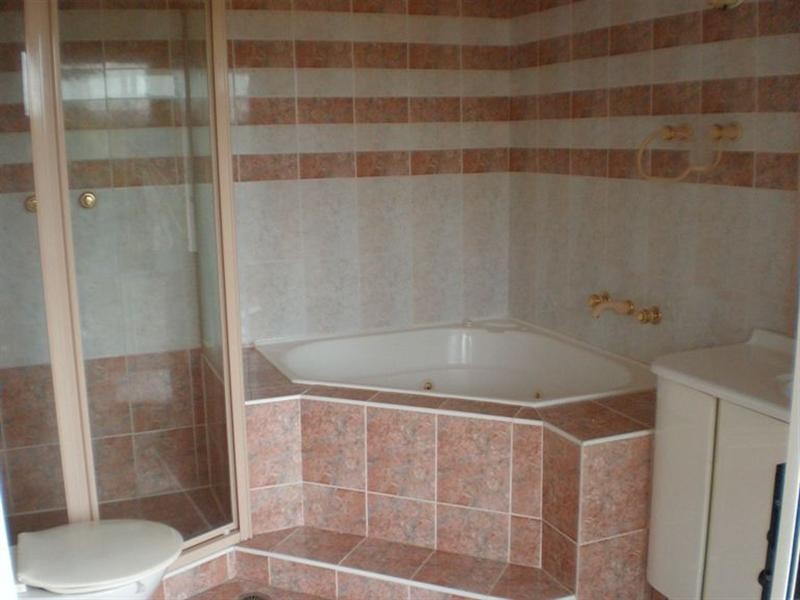 93 Bignell Street, Illawong NSW 2234