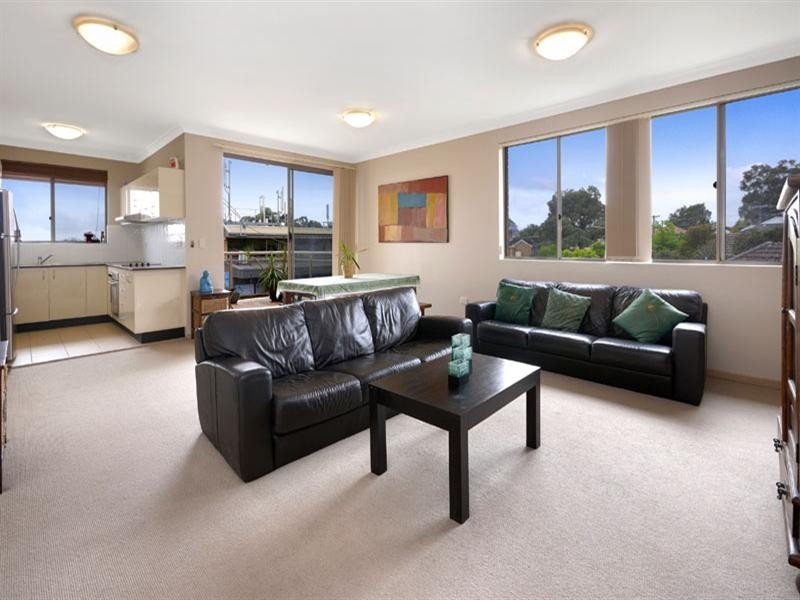 9/96-100 Railway Crescent, Jannali NSW 2226