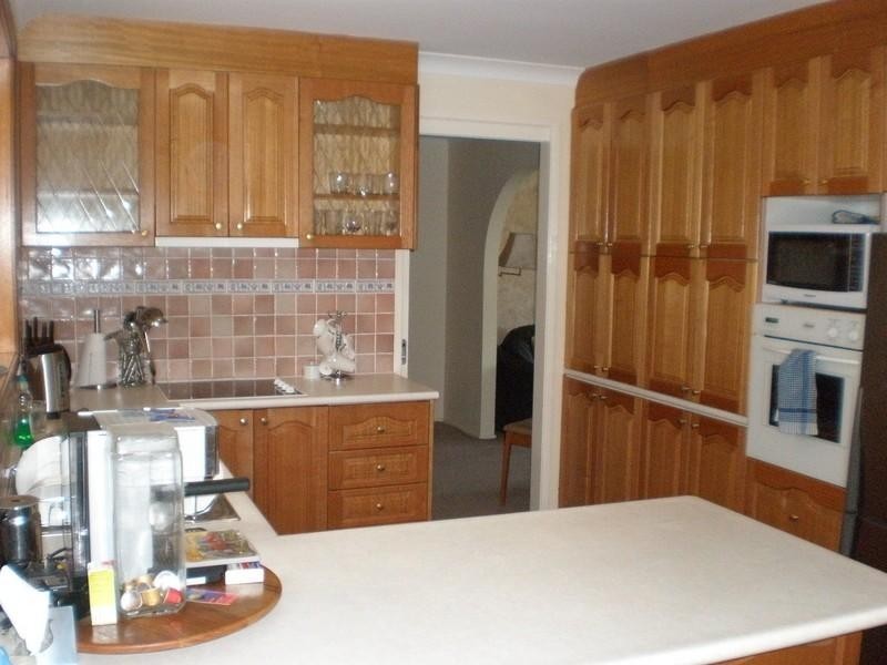 1 West Close, Illawong NSW 2234