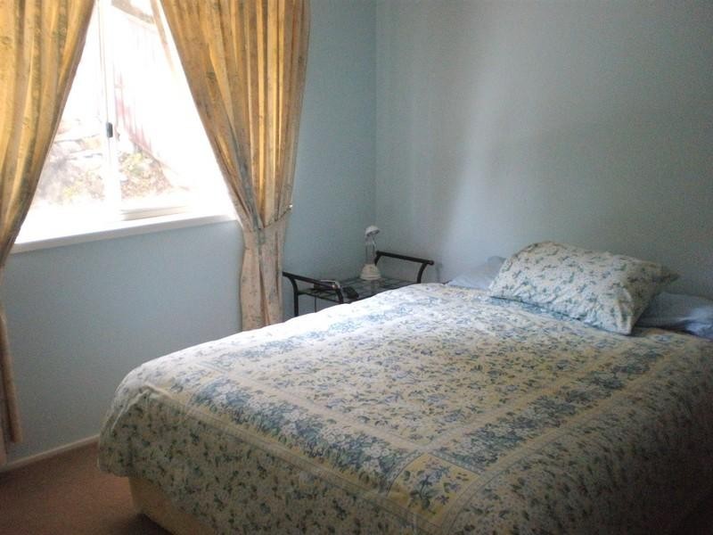 1 West Close, Illawong NSW 2234