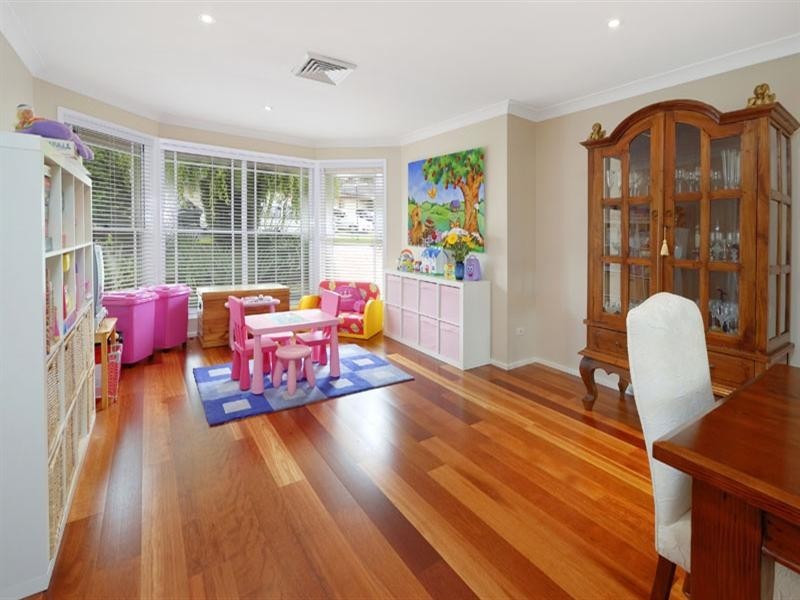 13 Barnsley Place, Menai NSW 2234