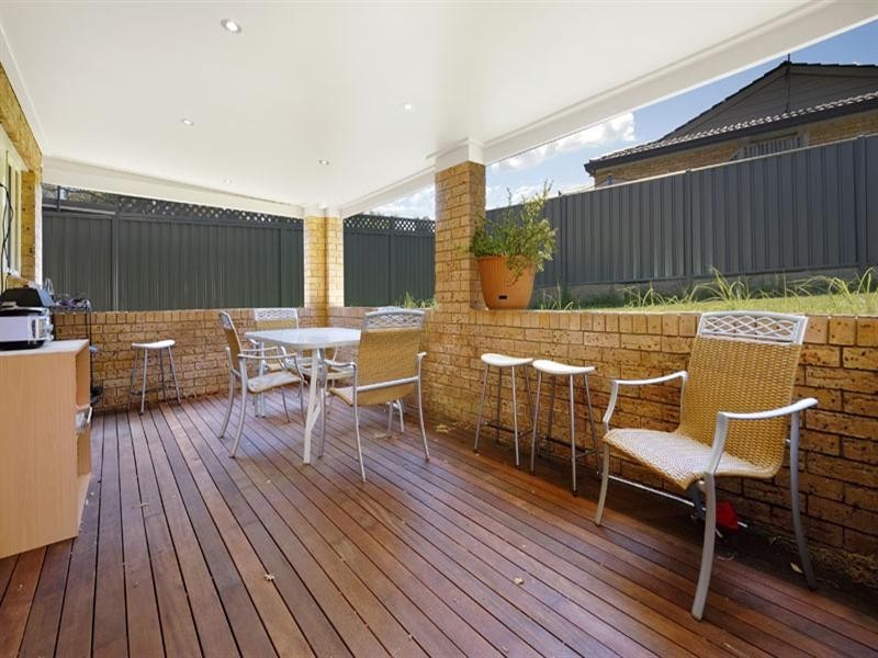 32 Hall Drive, Menai NSW 2234