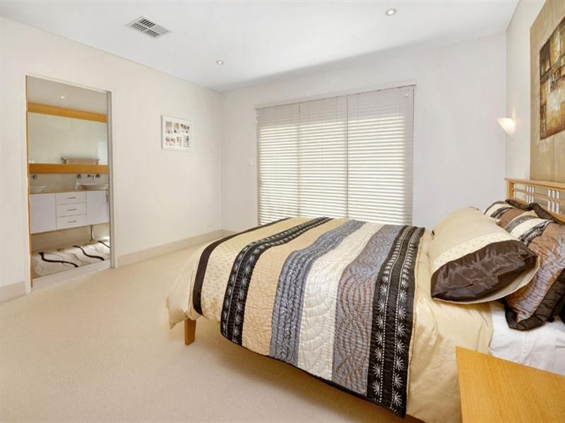 11 Poinciana Row, Menai NSW 2234