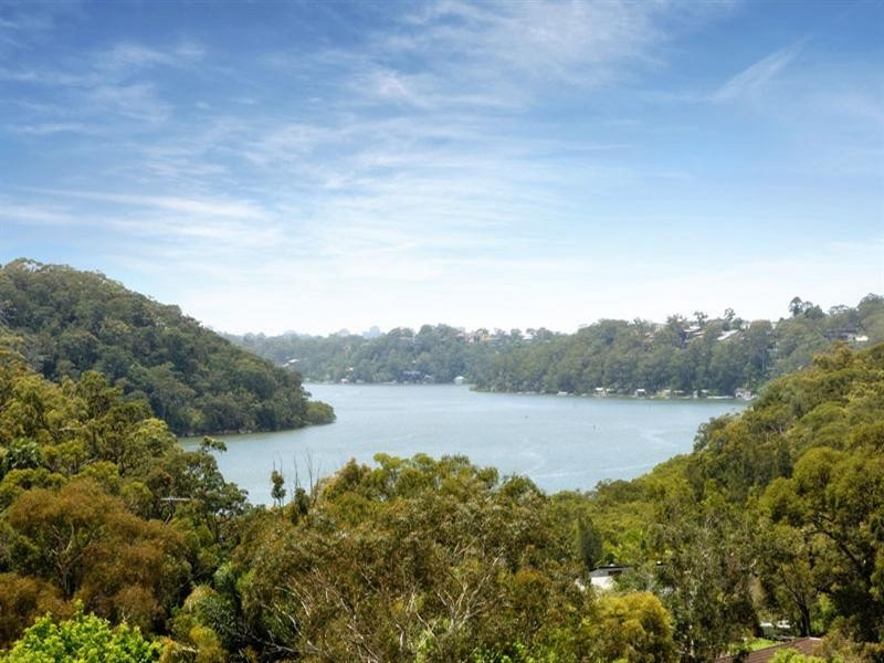 7 McPherson Place, Illawong NSW 2234