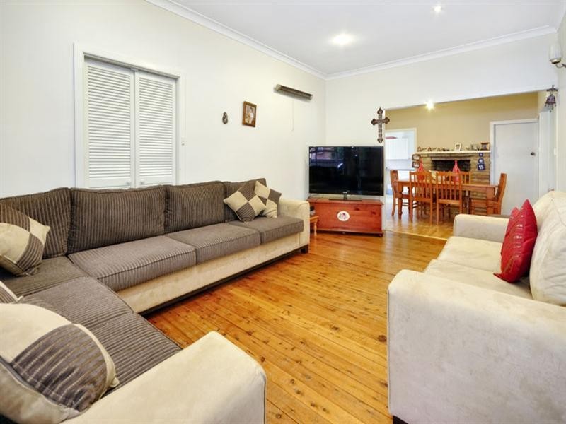 20 Gerald Road, Illawong NSW 2234