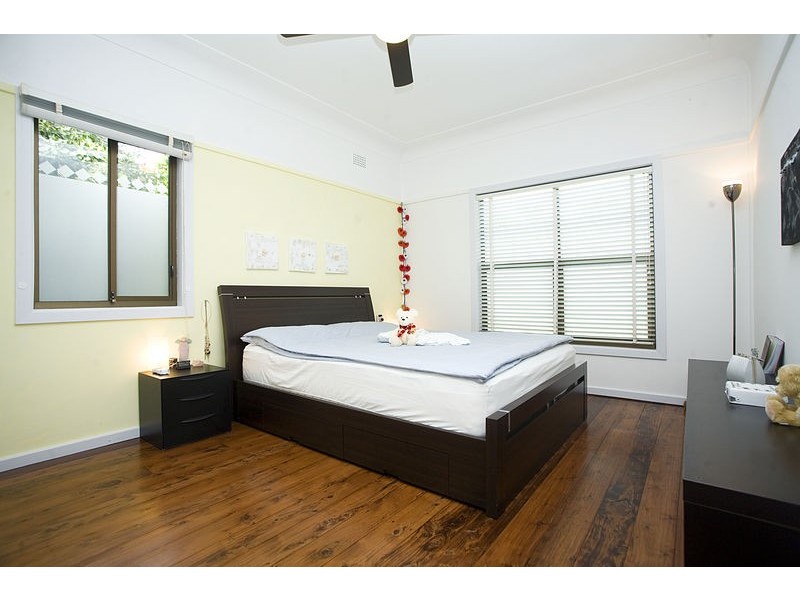 38 Oakwood Street, Sutherland NSW 2232