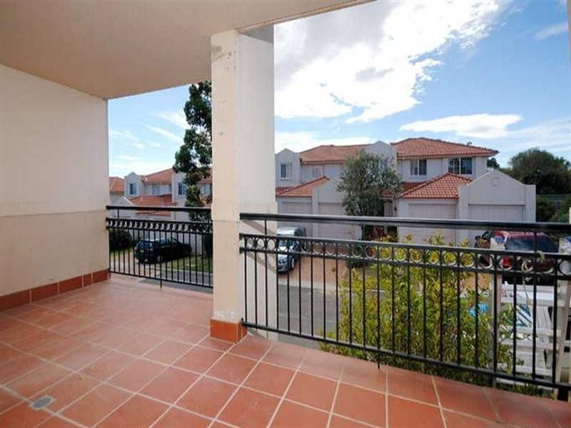 4/27 Bluegum Way, Menai NSW 2234