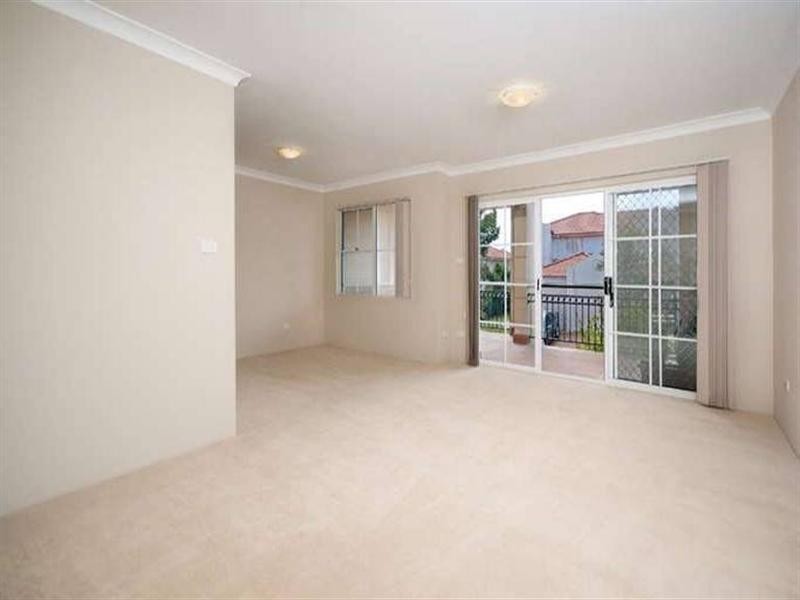 4/27 Bluegum Way, Menai NSW 2234