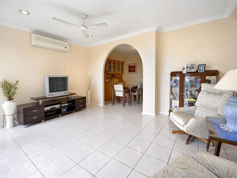 5 Shore Close, Illawong NSW 2234