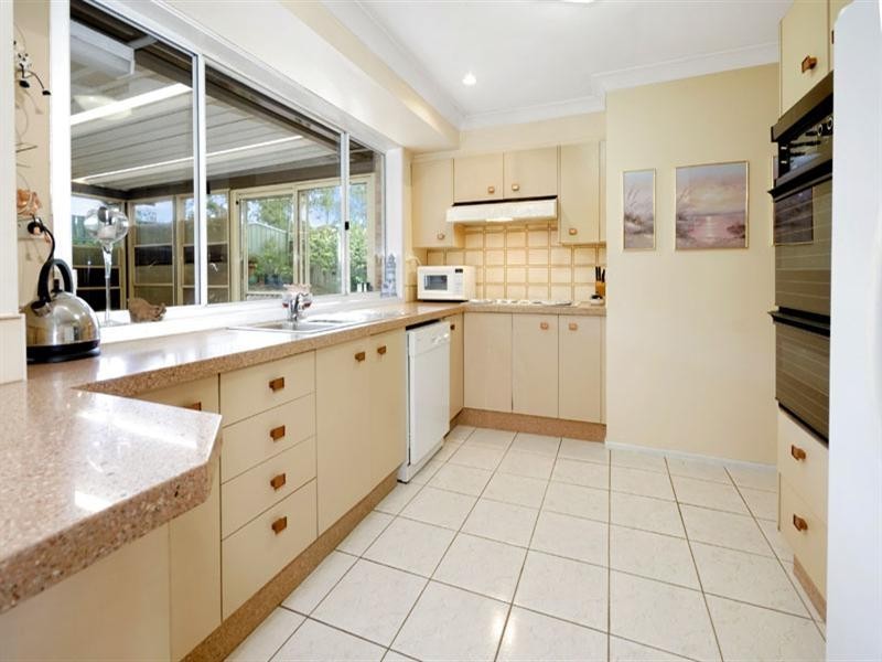5 Shore Close, Illawong NSW 2234