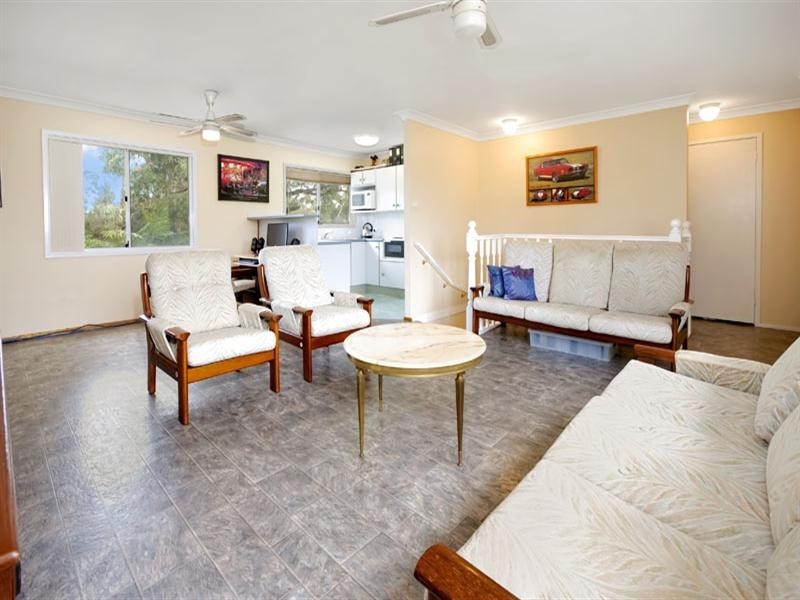 5 Shore Close, Illawong NSW 2234