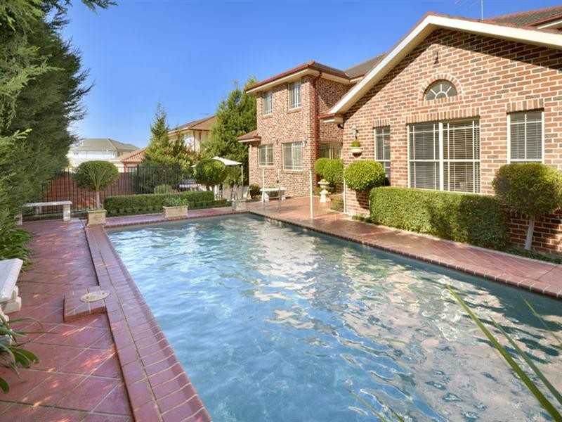 8 Pioneer Drive, Menai NSW 2234