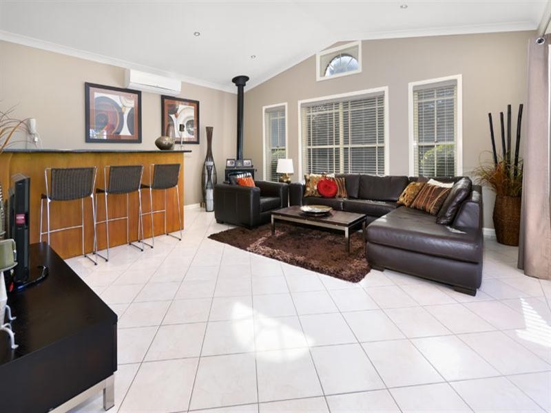 8 Pioneer Drive, Menai NSW 2234